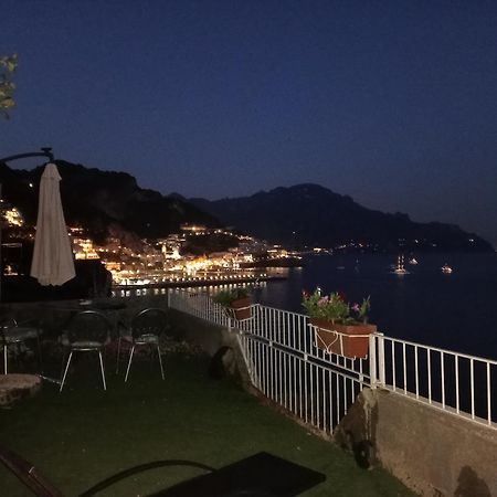 Appartamento Di Raphael Con Discesa Privata Al Mare Амалфи Екстериор снимка