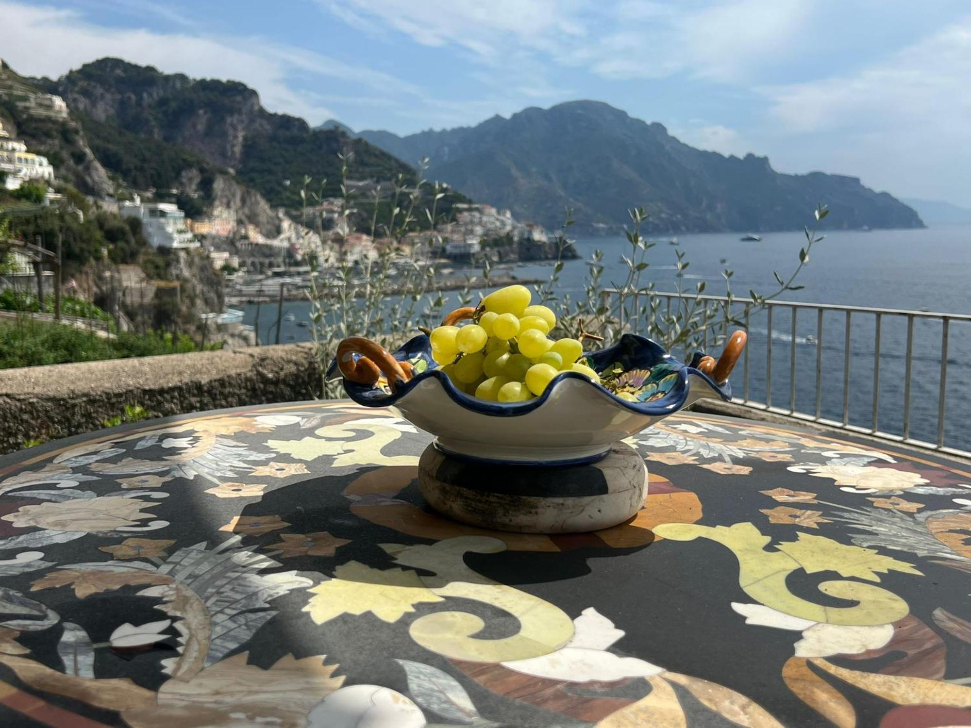 Appartamento Di Raphael Con Discesa Privata Al Mare Амалфи Екстериор снимка